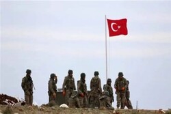 زخمی شدن ۴ نظامی ترکیه در حمله به پایگاهی در سوریه