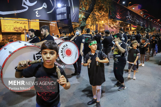 Tehran people hold mourning ceremonies on Muharram 8th
