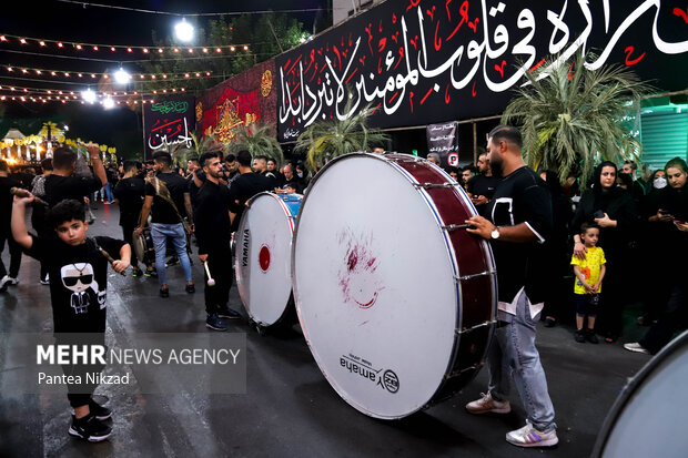 Tehran people hold mourning ceremonies on Muharram 8th
