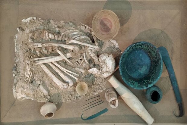 گورنهاده‌های خاتون 6 هزار ساله به موزه شوش منتقل شدند