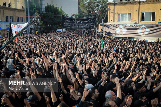 ساماندهی ۴۰۰۰ خادم برای برگزاری دسته حسینیه اعظم زنجان