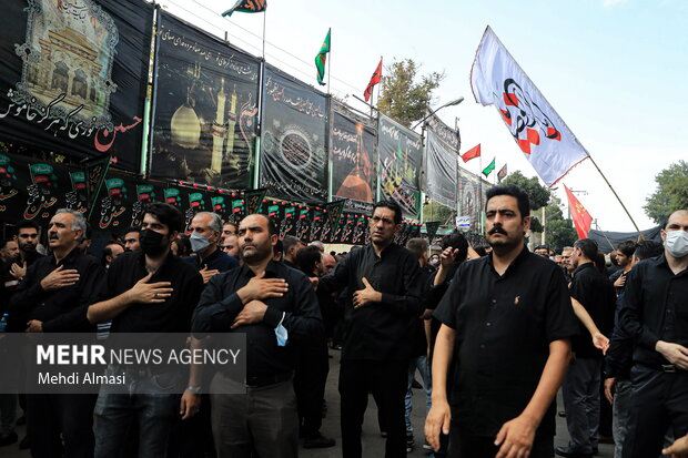 Bugün İran’da ve dünyada Tasua merasimi yapılıyor Bugün İran’da ve dünyada Tasua merasimi yapılıyor