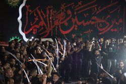 Tehraners mourn for Imam Hussein (PBUH) on Tasu’a night
