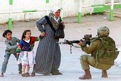 کودکیِ به تاراج رفته/ صهیونیست‌ها با کودکان فلسطینی چگونه رفتار می کنند؟