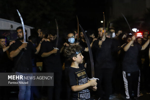 Tehraners mourn for Imam Hussein on Tasu’a night