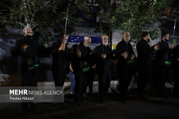 Tehraners mourn for Imam Hussein on Tasu’a night