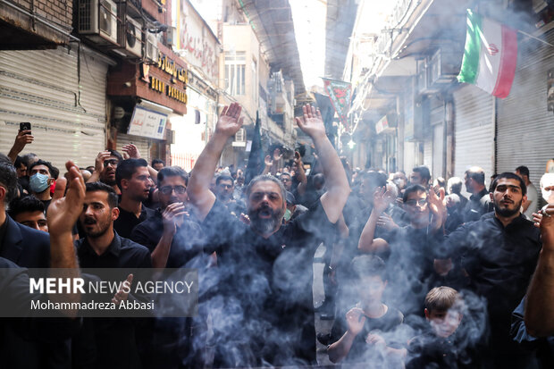 مراسم عزاداری تاسوعا حسینی در بازار تهران