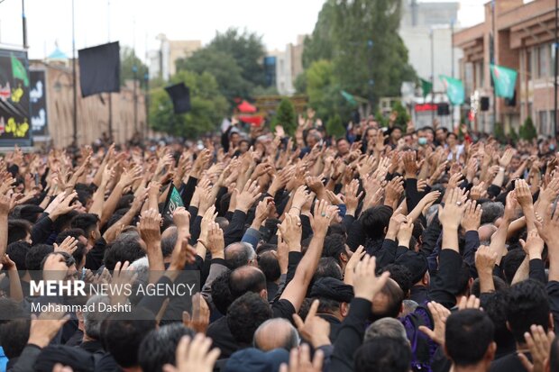 اجتماع بزرگ حسینیان دارالارشاد در تاسوعای حسینی