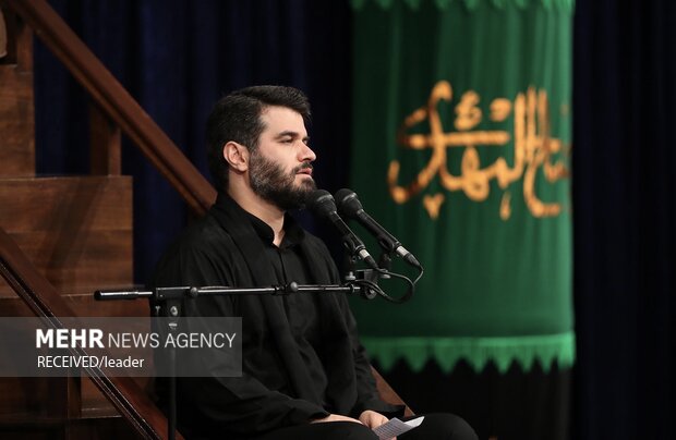 Leader attends mourning ceremony on Ashura night