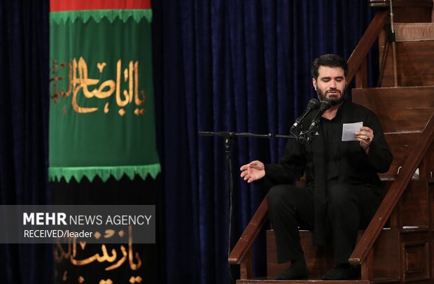 Leader attends mourning ceremony on Ashura night