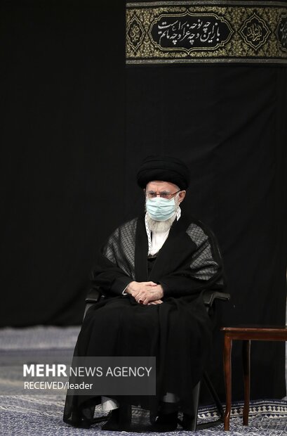 Leader attends mourning ceremony on Ashura night