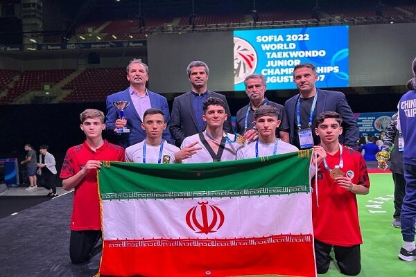 تکواندوکاران ایران نایب قهرمان جهان شدند/ شاهکار تیم 5 نفره پسران