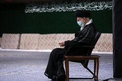 Leader attends Muharram mourning ceremony on Ashura night