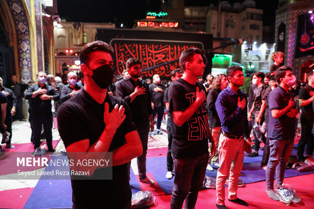 Tehraners mourn for Imam Hussein (PBUH) in Imamzadeh Saleh 