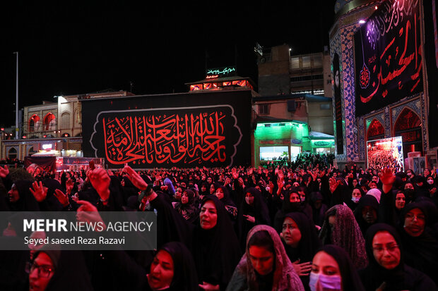 Tehraners mourn for Imam Hussein (PBUH) in Imamzadeh Saleh 