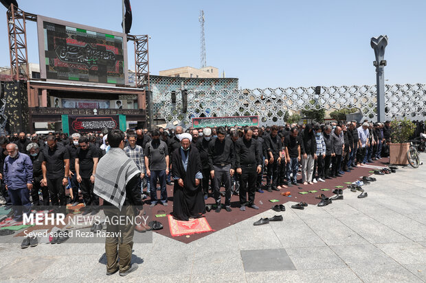 Mourning ceremony in Imam Hossein Sq. on Ashura Day