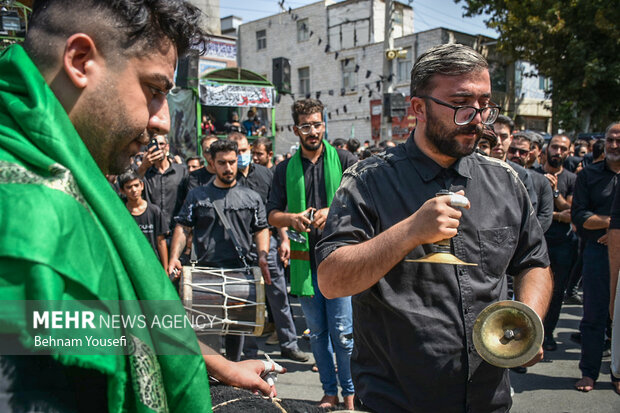 نخل گردانی خمین میراثی تاریخی روز عاشورا