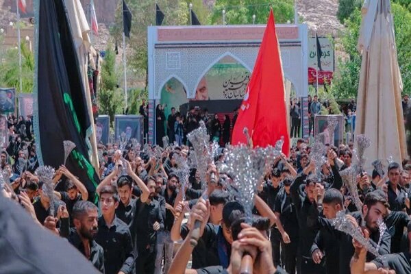 عزاداری هیئت های عزاداری در گلزار شهدای کرمان