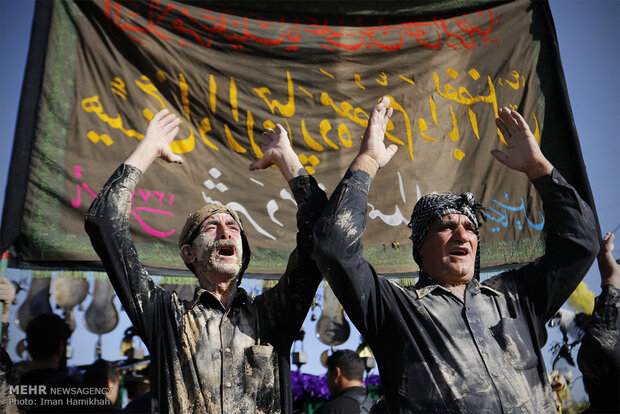 عزاداری روز عاشورا در شهرهای رزن،دمق و قروه درگزین عزاداری روز عاشورا در شهرهای رزن،دمق و قروه درگزین