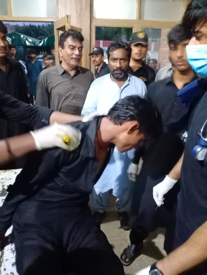 پاکستان؛ جلوس میں افسوسناک واقعہ 6 عزادار شہید اور درجنوں بے ہوش+تصاویر