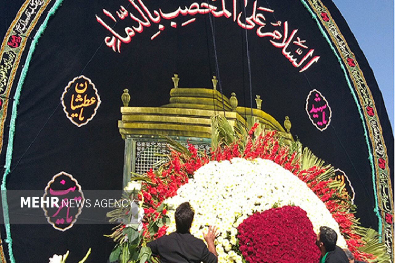 مراسم گل‌گذاری در حسینیه سفید اشکذر اجرا شد