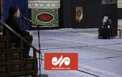 روضه‌خوانی محمود کریمی در شام غریبان حسینی(ع) در محضر رهبر انقلاب