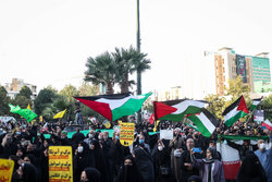 Tahran'da "Filistin'e Destek" mitingi düzenlendi