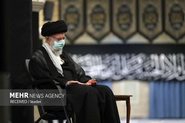رہبرِ معظم انقلاب اسلامی کی موجودگی میں حسینیۂ امام خمینی تہران میں شام غریباں کی مجلس