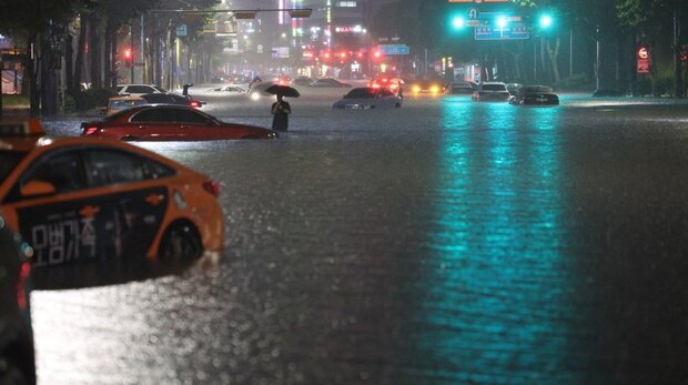 Record rain leaves at least 7 dead in South Korea's Seoul