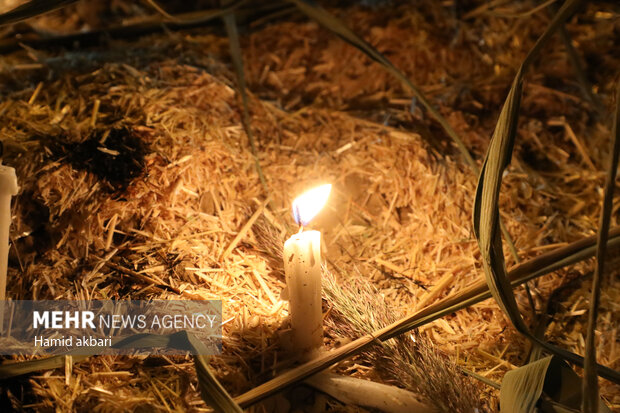 روشن کردن شمع در شام غریبان امام حسین(ع) در ارومیه