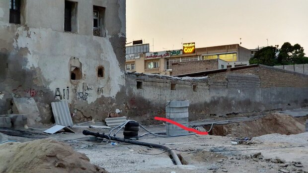 ساخت مجتمع گردشگری در فاصله یک متری خانه تاریخی گلهداری