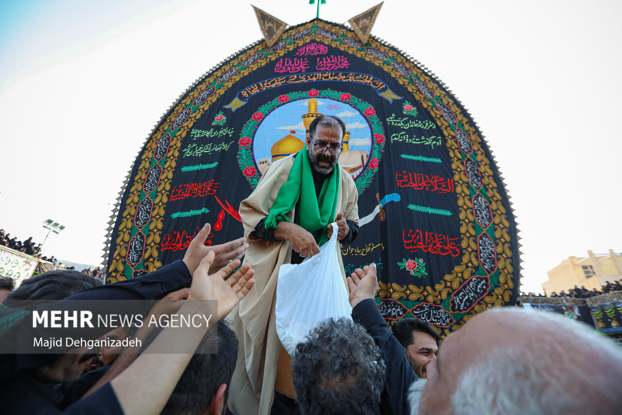 برآورده شدن حاجت زن مسیحی از نخل سرفره کاشان