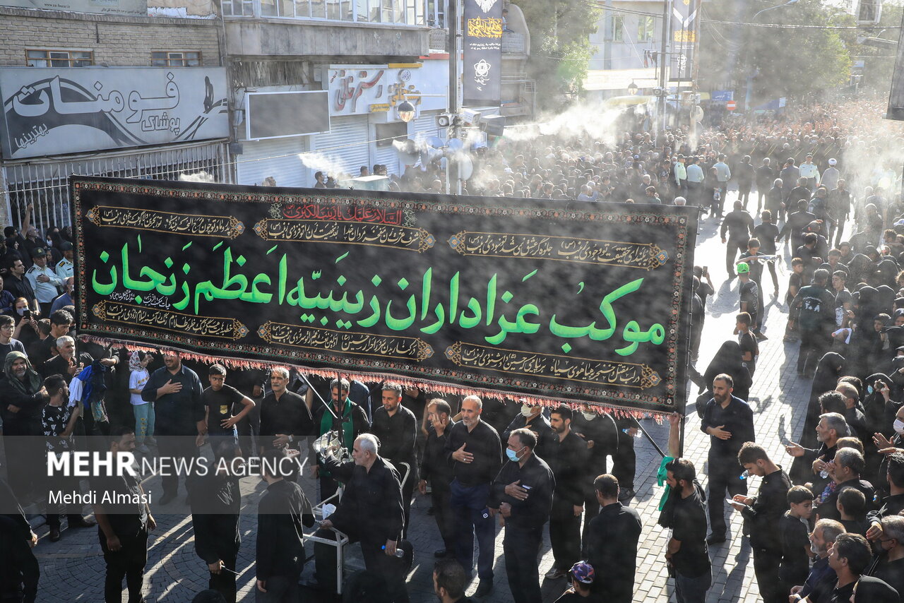 سوز عاشقان حسینی در همدردی با روایتگر بزرگ واقعه کربلا 