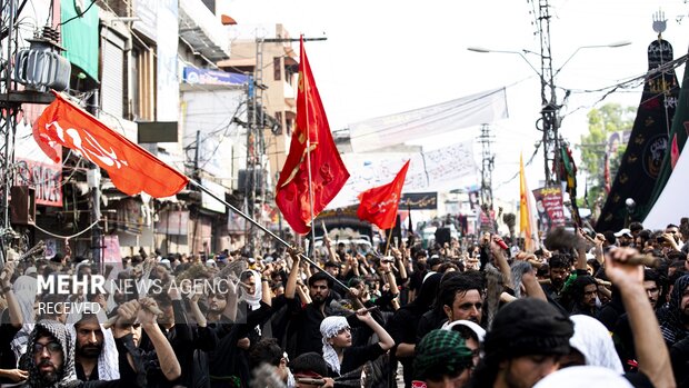 حضور پرشور پاکستانیها در مراسم روز عاشورا + تصاویر