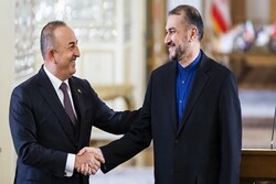 مباحثات هاتفية بين وزيري خارجية إيران وتركيا حول أمور عديدة