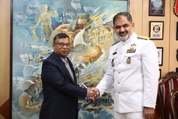 Iran Navy Cmdr., Bangladesh envoy discuss military coop.