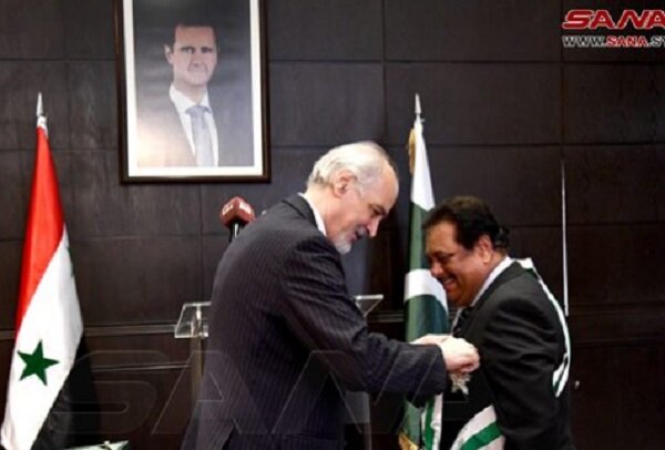 Beşar Esad, Pakistan Büyükelçisine Suriye Liyakat Nişanı verdi Beşar Esad, Pakistan Büyükelçisine Suriye Liyakat Nişanı verdi