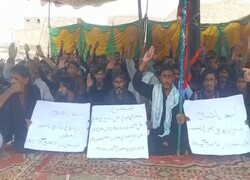 پاکستان کے صوبہ سندھ میں 115 عزاداروں پر مقدمہ، رانی پور پریس کلب کے باہر بھوک ہڑتال