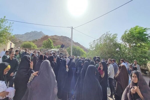 حضور رئیس جمهور در جمع مردم روستای کوشا