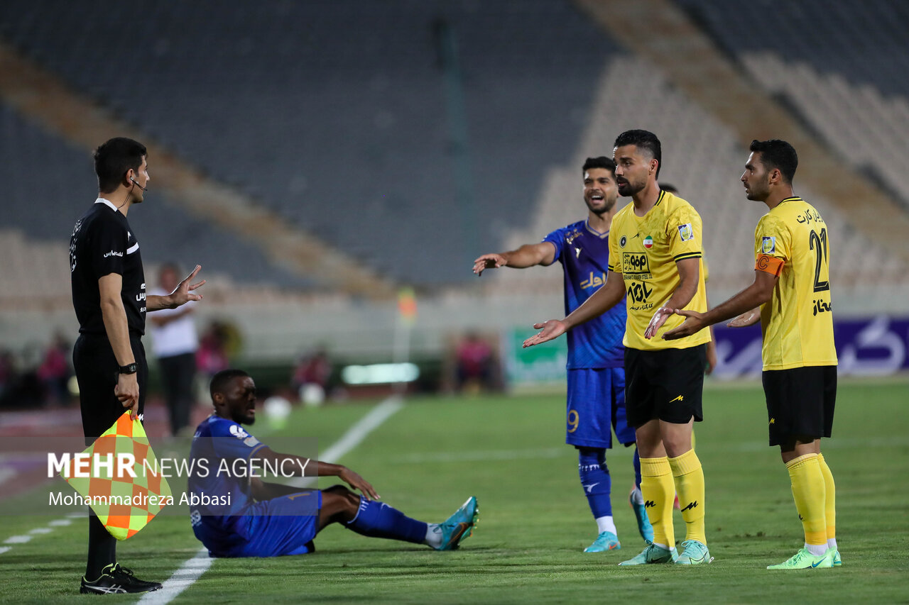 Yasin Salmani of Sepahan FC celebrates after scoring his teams