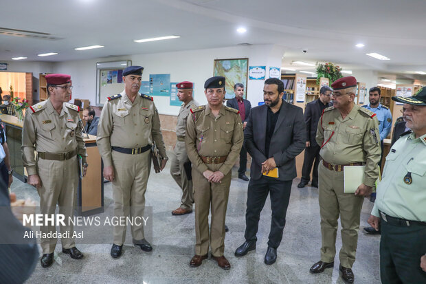 Iraqi delegation visits Iran Supreme Natl. Defense University