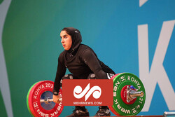 نخستین طلای تاریخ وزنه‌برداری بانوان ایران برگردن حسینی