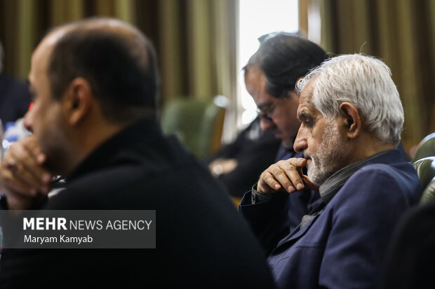 پرویز سروری در جلسه علنی شورای اسلامی شهر تهران حضور دارد