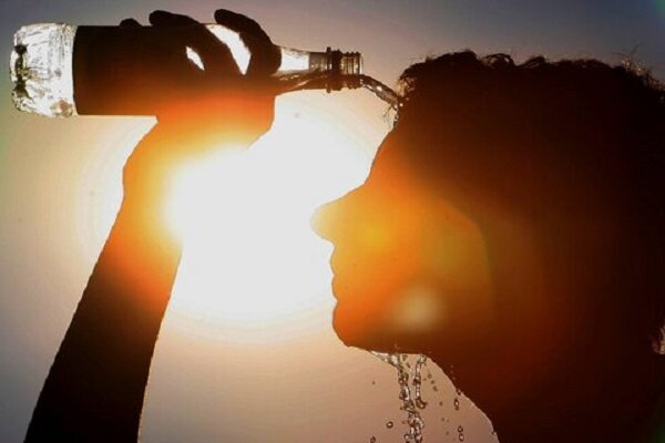 دمای 7 شهر اصفهان از 40 درجه گذشت / ریزگرد پدیده غالب است