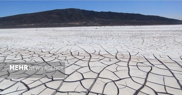 آخرین وضعیت تالاب گاوخونی؛ معادن «نمک» بر زخم بیآبی میپاشند