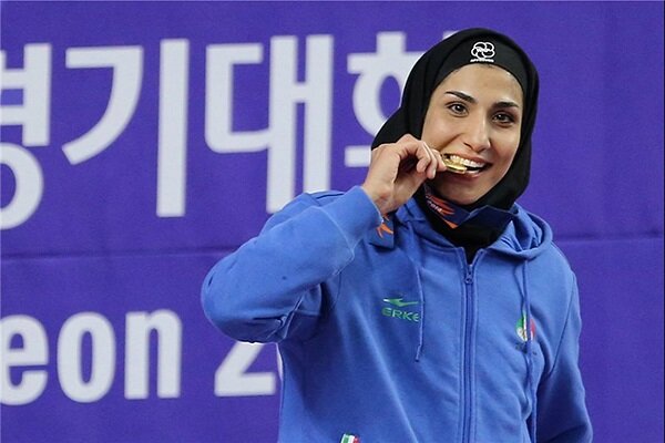 زنان با حجاب ایرانی بر بام کشورهای مسلمان