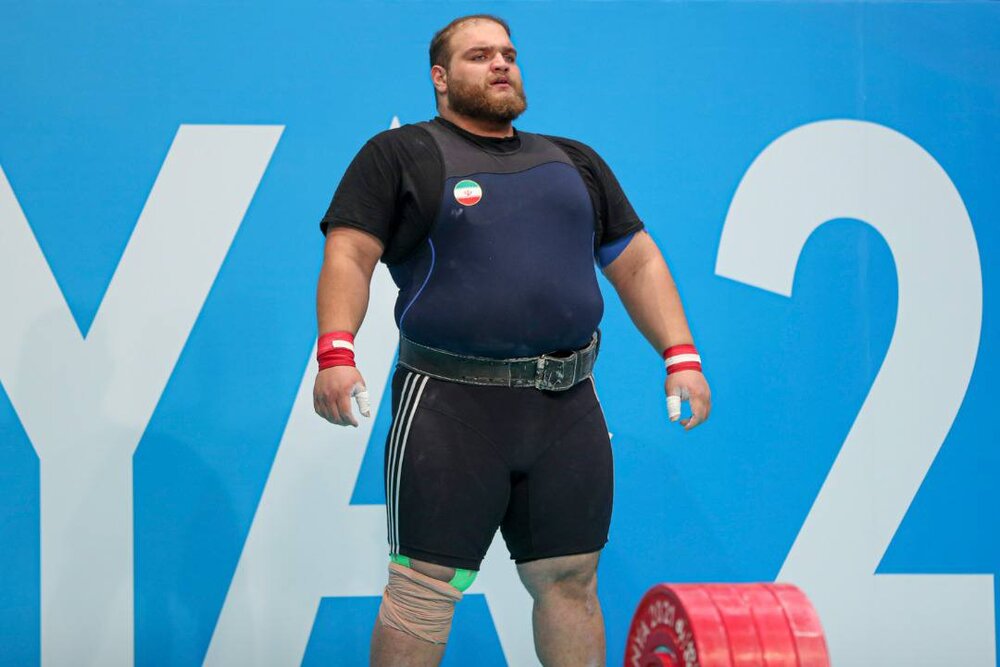 Iran&s Yousefi claims silver in weightlifting