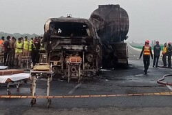 Bus-oil tanker crash leaves 20 dead in Pakistan's Punjab