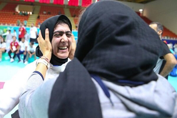 Bakhti becomes Iran’s first woman to win medal in epee