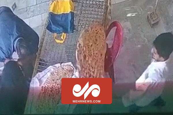 نجان خانمی که دچار حمله قلبی شده بود توسط یکی از هموطنان